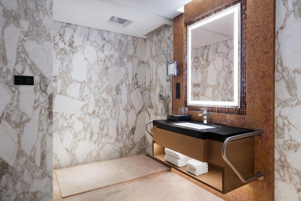 Sheraton Beijing Lize Hotel Екстериор снимка