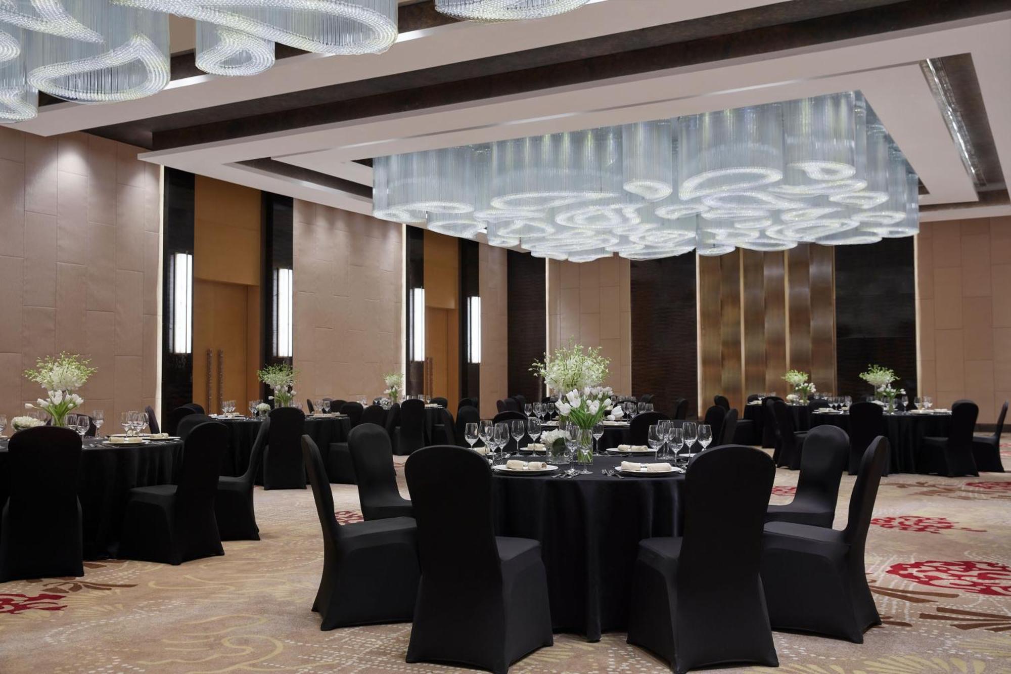 Sheraton Beijing Lize Hotel Екстериор снимка