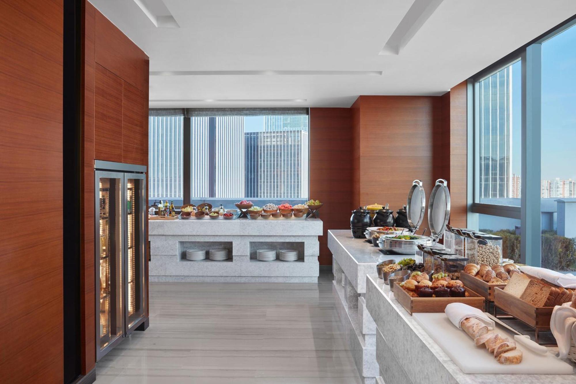 Sheraton Beijing Lize Hotel Екстериор снимка